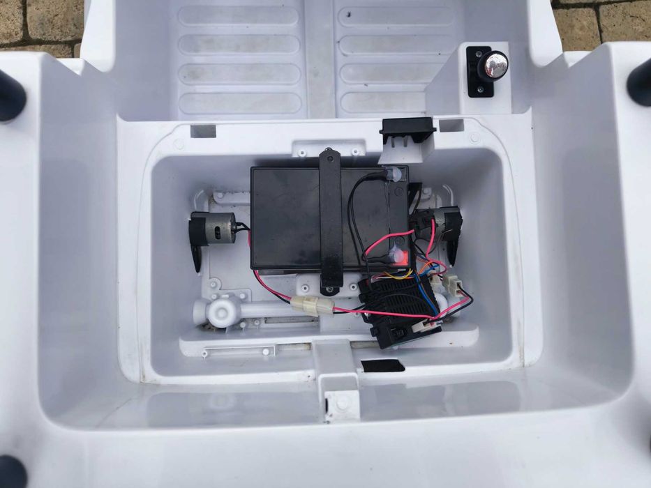 Детский электромобиль Джип Bambi M 4282 EBLR-1 Jeep Wrangler, белый