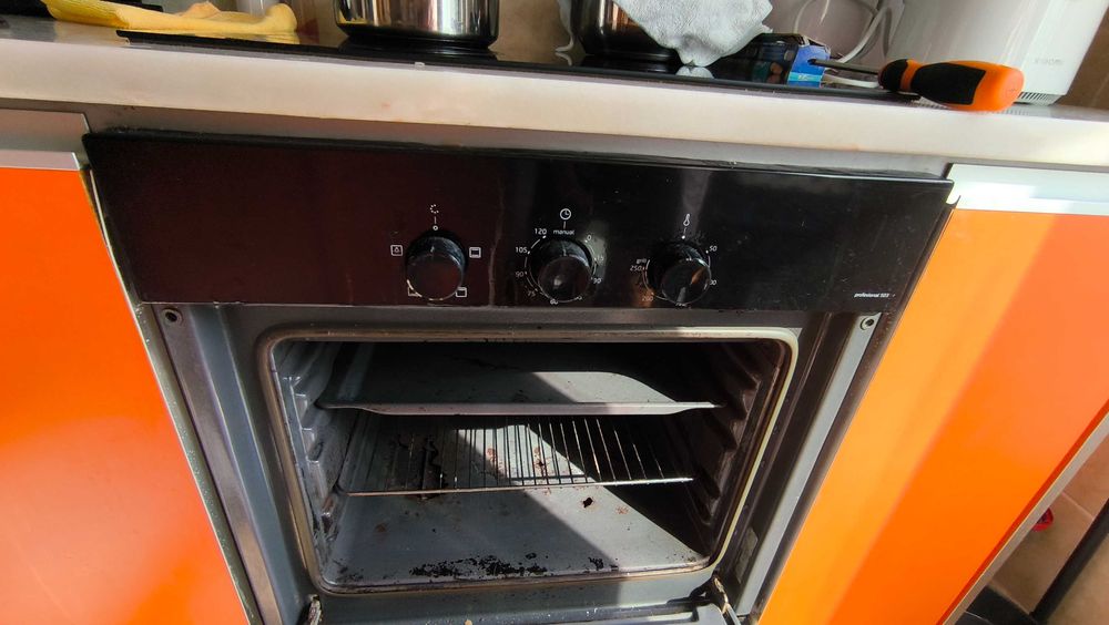 Forno (com vidro descolado)