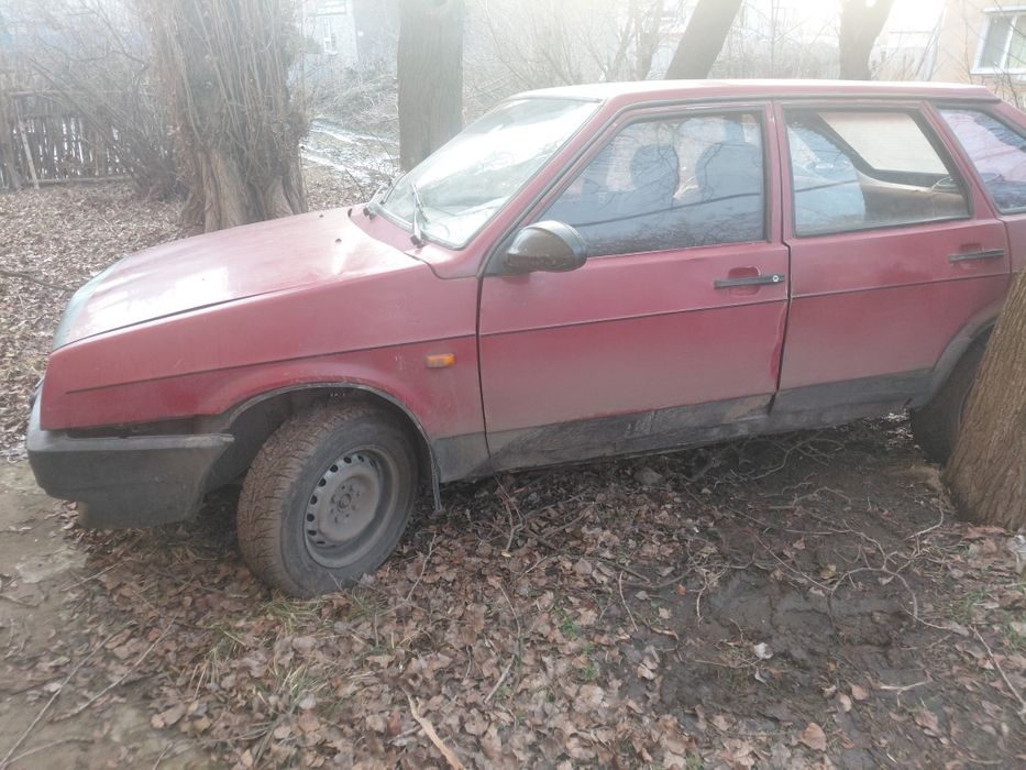 Продам ваз 2109 в среднем состоянии