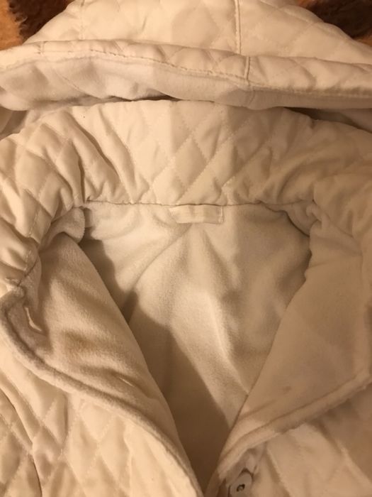 Продам красивую молочного цвета демисезонную курточку Tutto Picollo