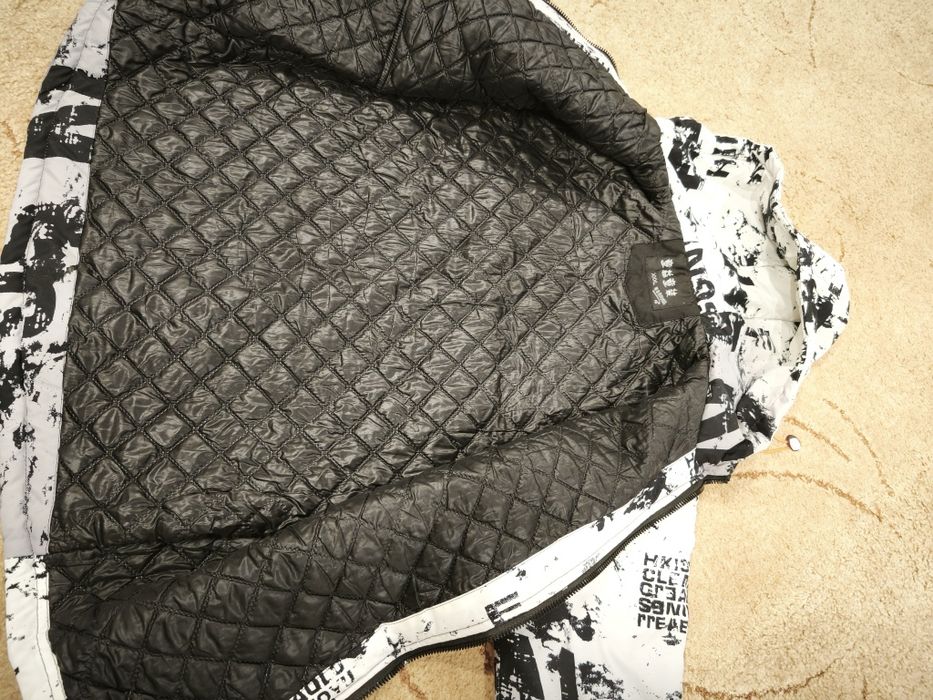 Продам  весняну куртку на підлітка