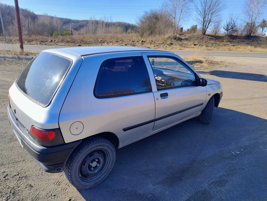 Продам автомобіль Renault Clio