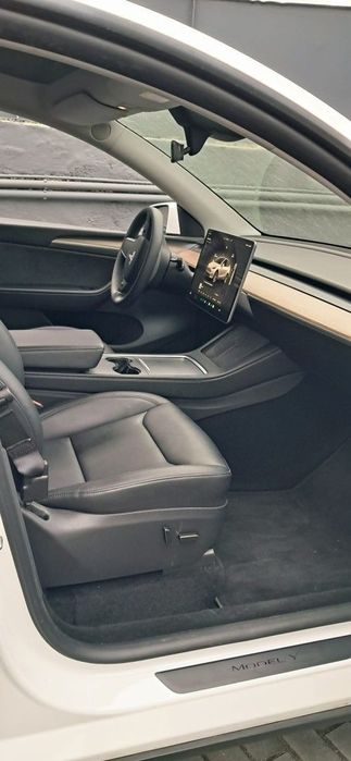Tesla Model Y RWD