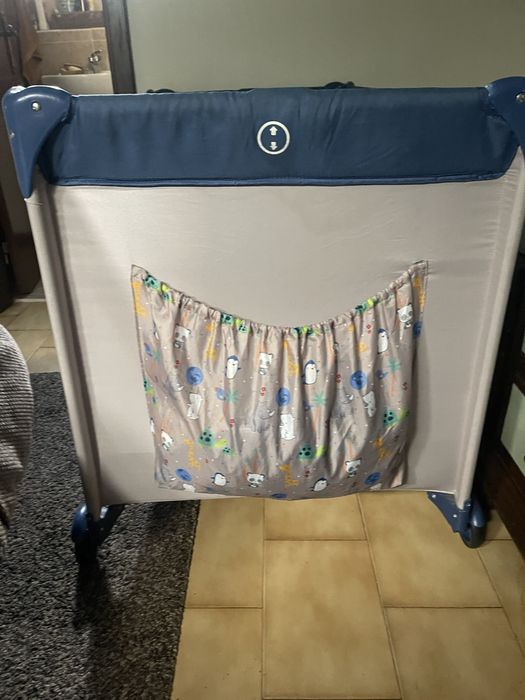 Paraue infantil com fraldario/ cama de viagem