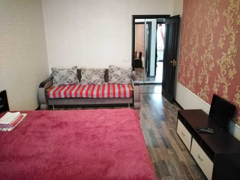 Сдам свою квартиру посуточно Небесной сотни Сити-Центр Эпицентр