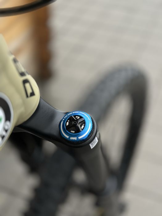 Fox 38 Performance Elite Grip 2 2025 jak nowy okazja