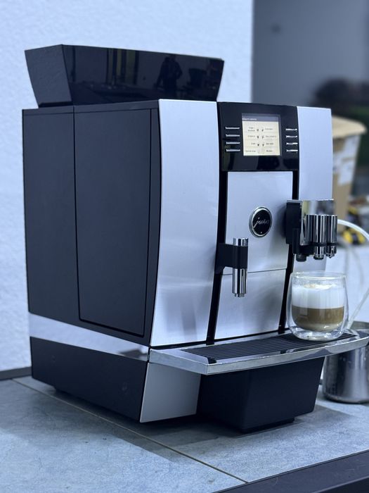 Кавомашина Jura Giga X3C Profesional