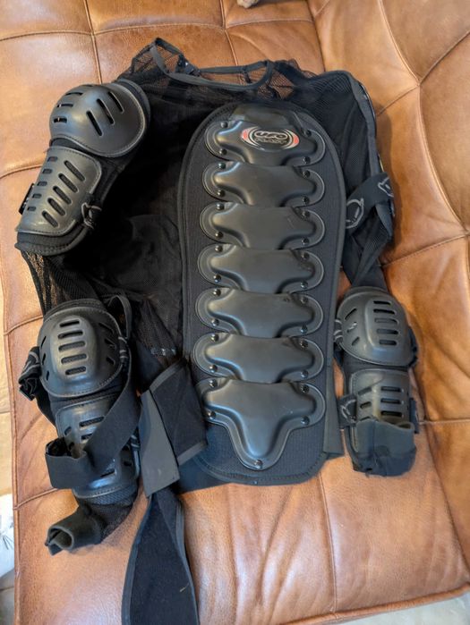 Casaco, calça e proteção o para mota tt