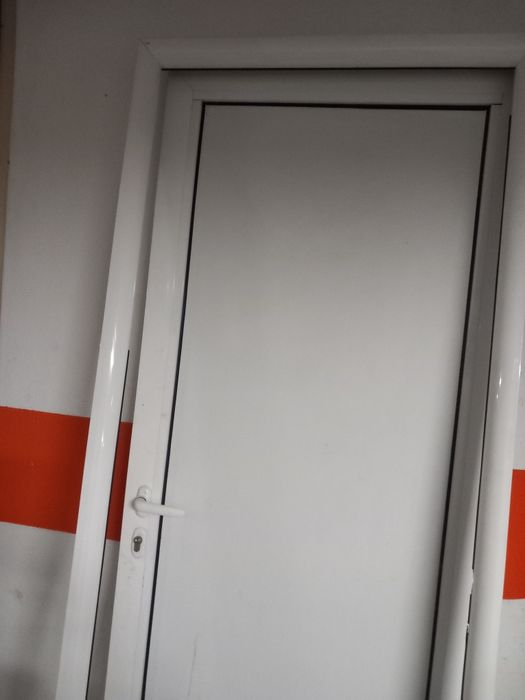 Porta alumínio  210