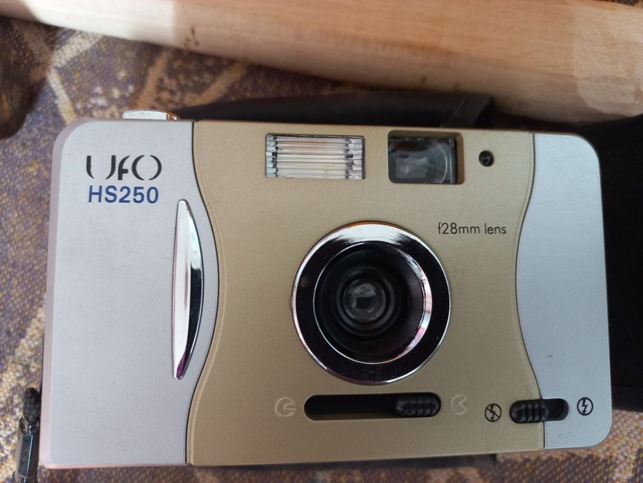 Плівковий фотоапарат UFO HS250