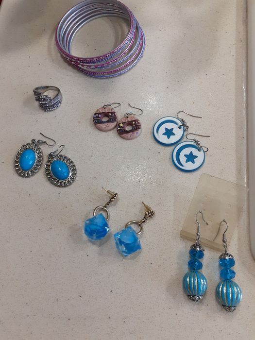 Par de brincos novos