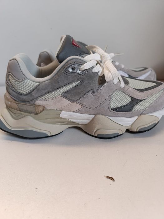 Buty sportowe odcienie szarości