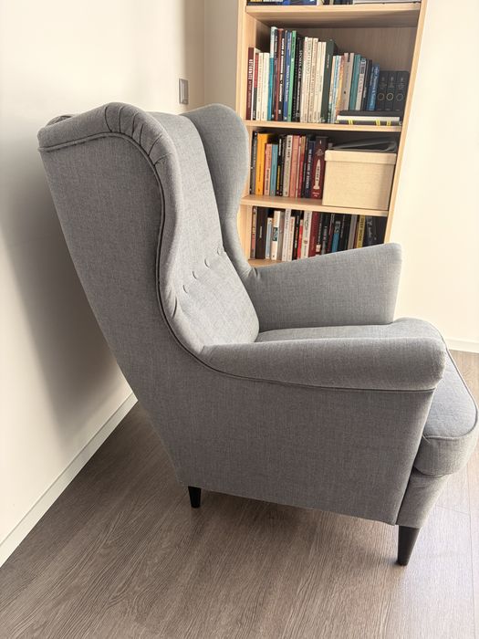Poltrona Strandmon Ikea nova