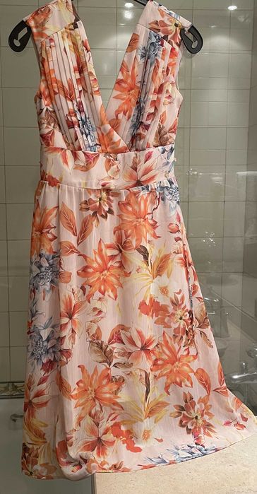 Deslumbrante vestido da prestigiada marca Guess