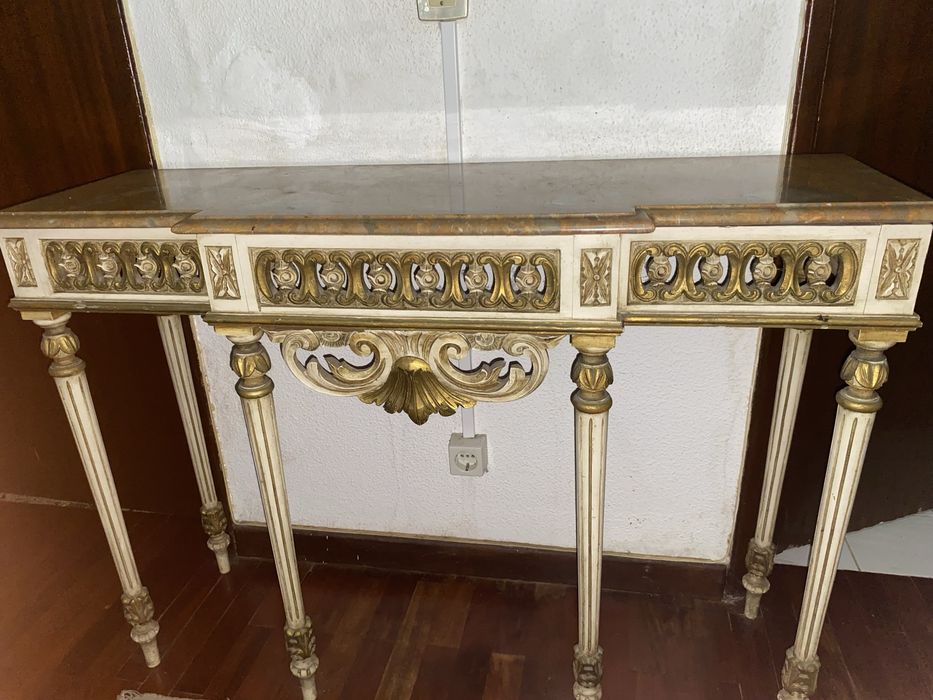 Mesa/Consola Com Tampo Em Mármore E Madeira Trabalhada