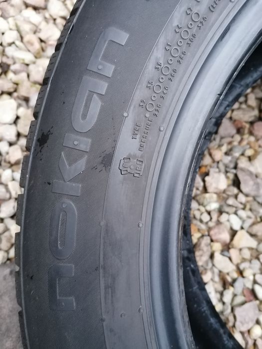 235/55/17 Nokian zimowe