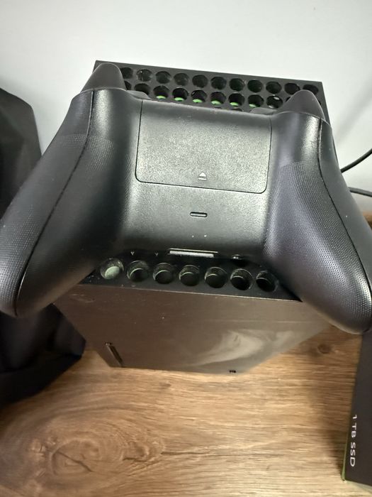 Продаю Xbox series X на 1 Т