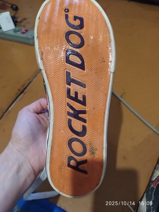 Rocket Dog не дорого