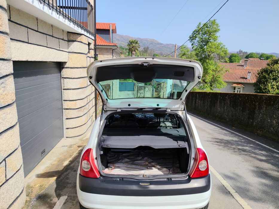 Renout Clio comercial