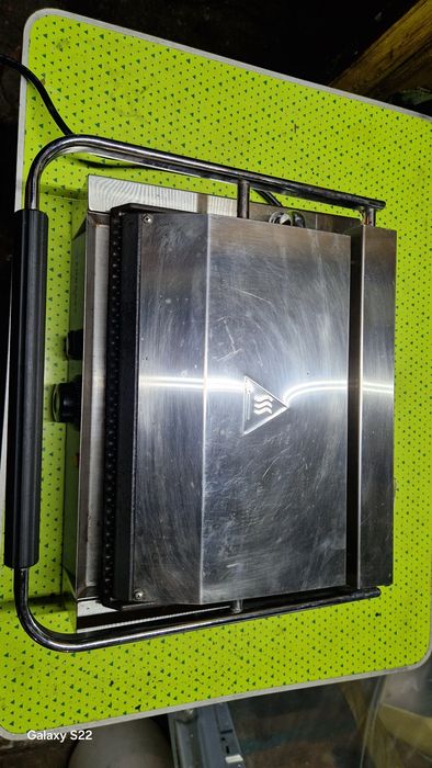 Elektryczny grill gastronomiczny