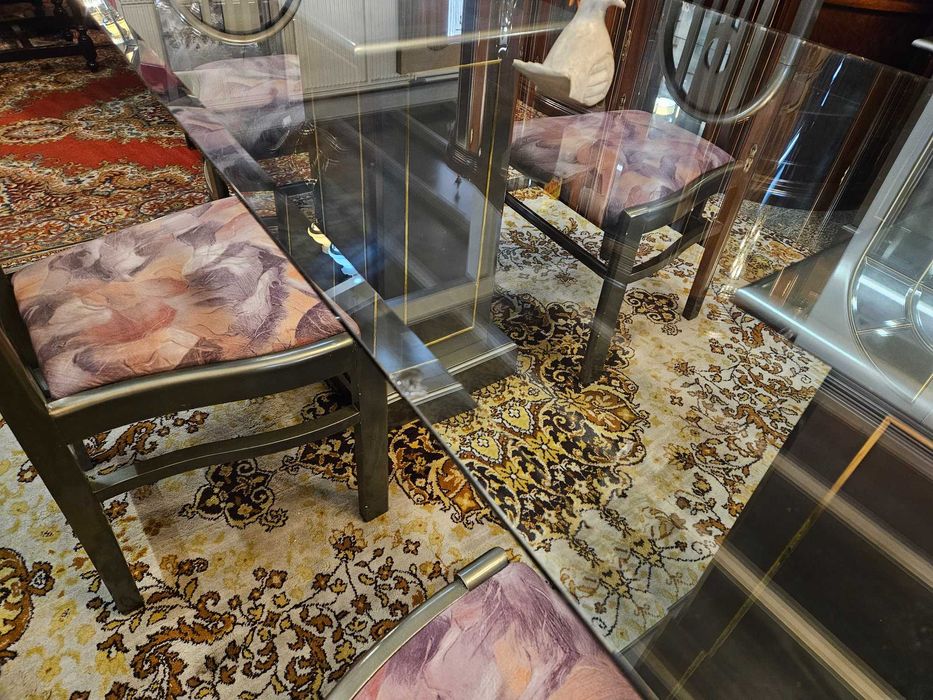 Conjunto de mesa e 6 cadeiras - Marcas de uso no vidro ma me