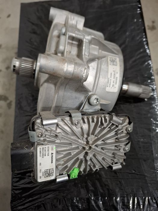 Skrzynia rozdzielcza Audi A6 C8