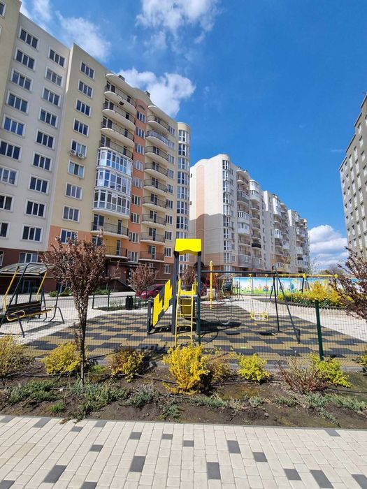 продам 3х кімнатну квартиру у 2 рівня в новому комплексі