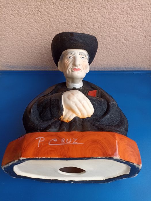 Estatueta busto do Padre Cruz