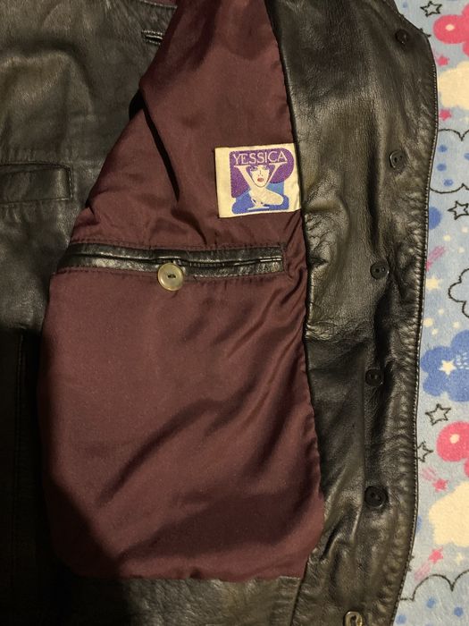 Шкіряний піджачок,в ідеальному стані