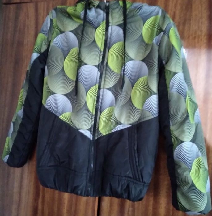 Куртка демисезонка. 9-10 лет