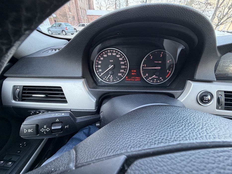 BMW 318d, 2011, klima, nawi, tempomat, skora.