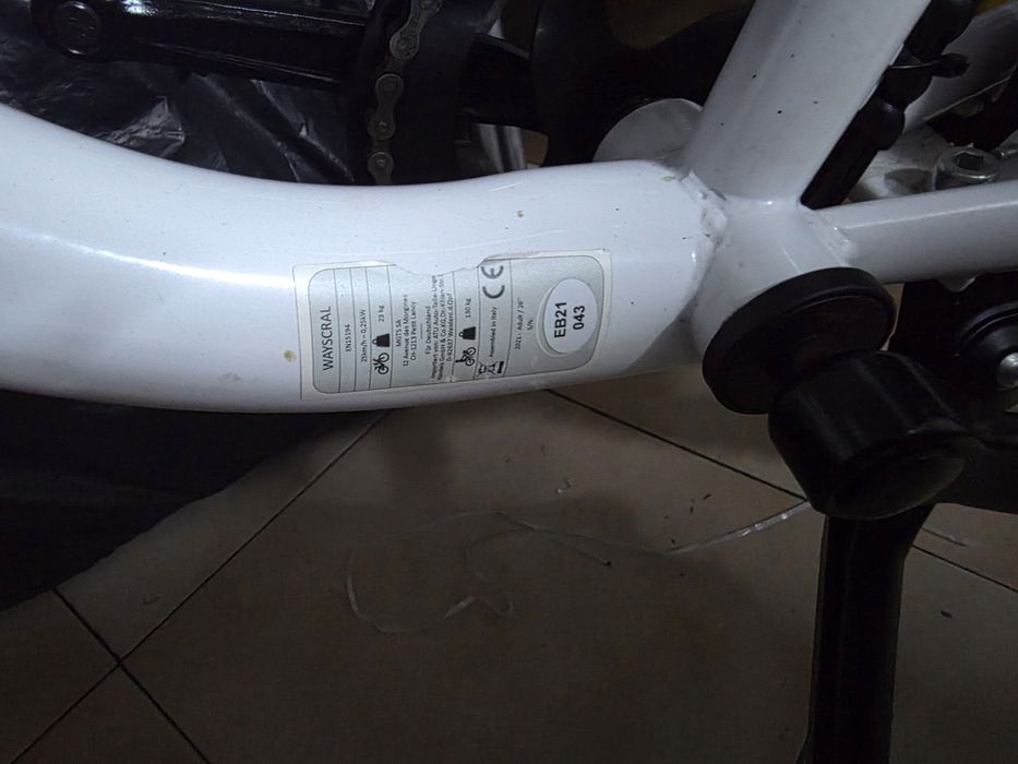 Bicicleta elétrica - sem uso nova