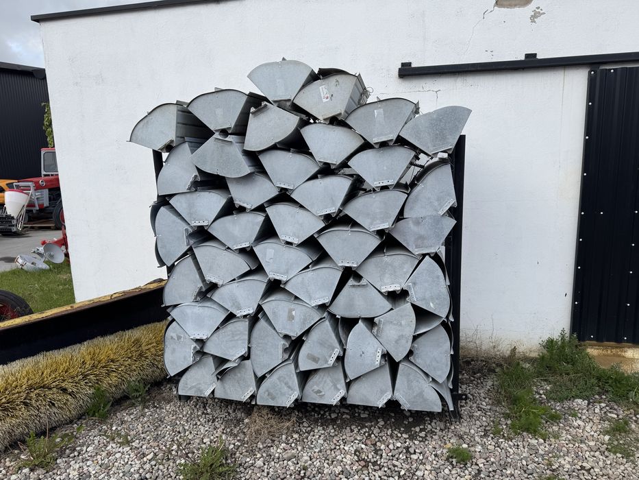 Karmnik wysypowy do paszy