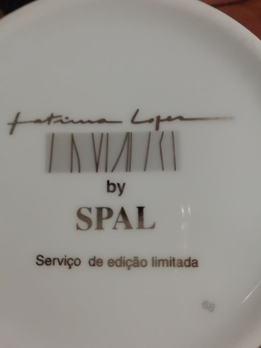 Serviço Café para 9, design Fátima Lopes Spal Edição limitada