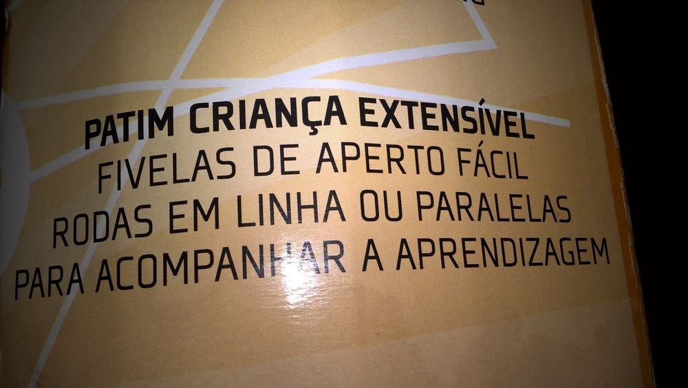 Patins em linha infantil extensível (Como novos - nunca usados )