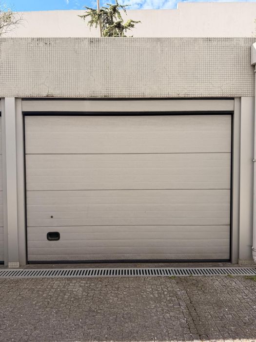 Vendo Garagem Fechada no centro do Porto