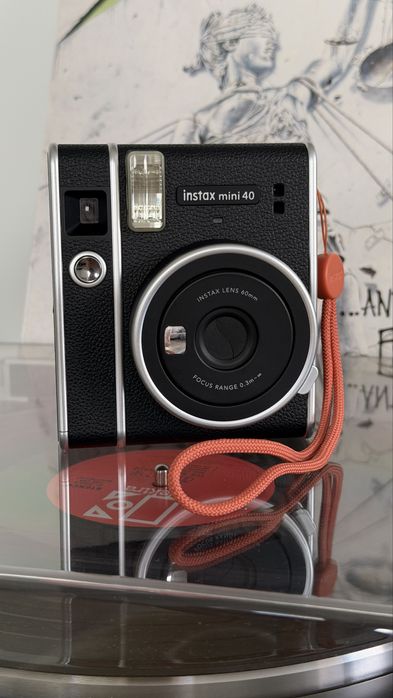 Instax mini 40 фотоапарат миттєвого друку полароід