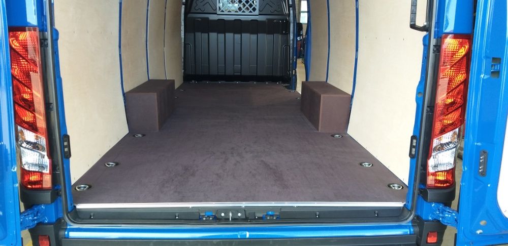 Zabudowa busa Iveco Daily 16m3, 18m3 podłoga, nadkola, boki MONTAŻ