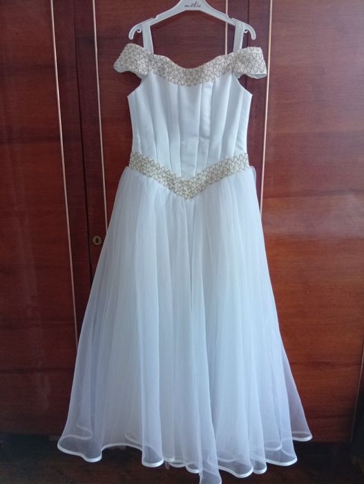 Продаю плаття на перше причастя