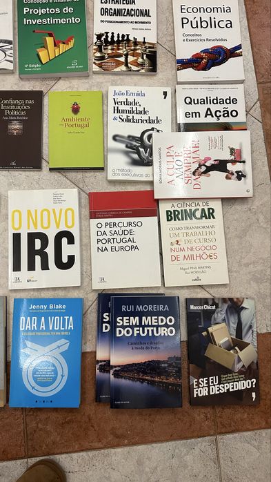 Lote de livros - futebol, saúde, economia, finanças, liderança…