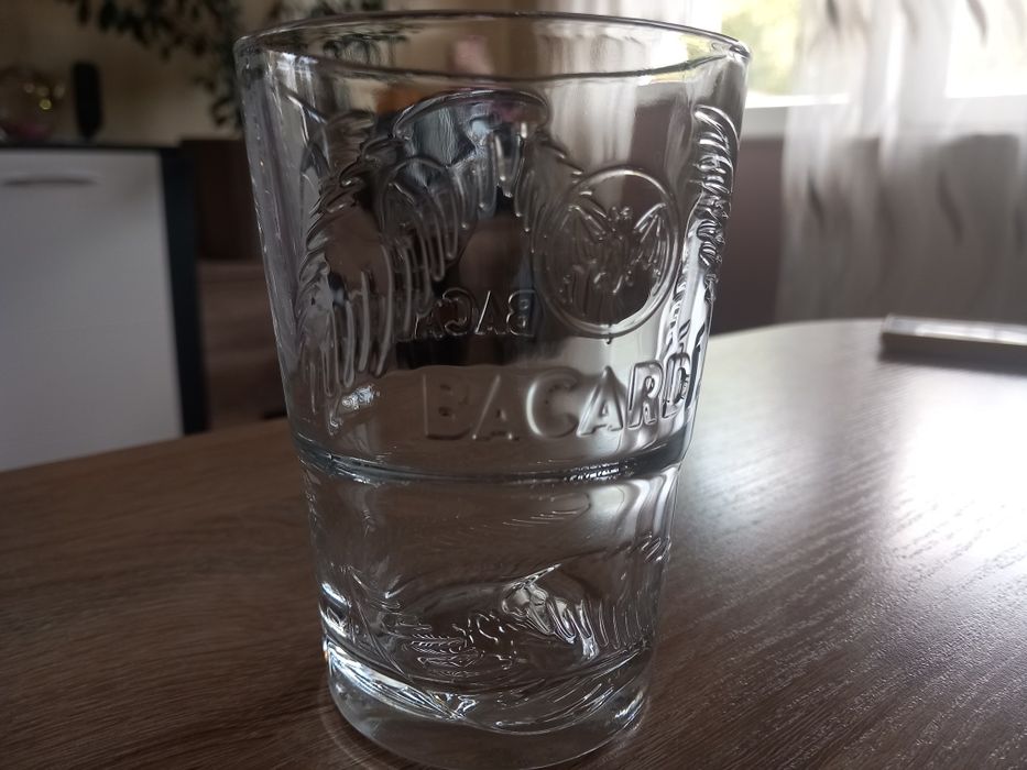 Szklanki Bacardi