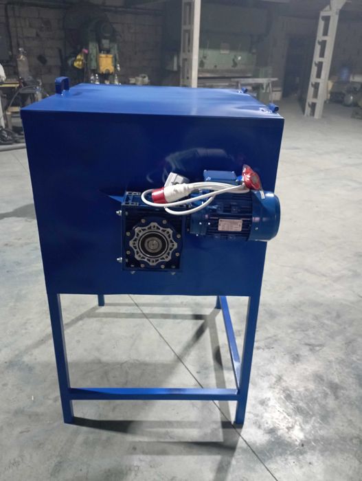 Змішувач кормів, сумішей,кормозмішувач горизонтальний