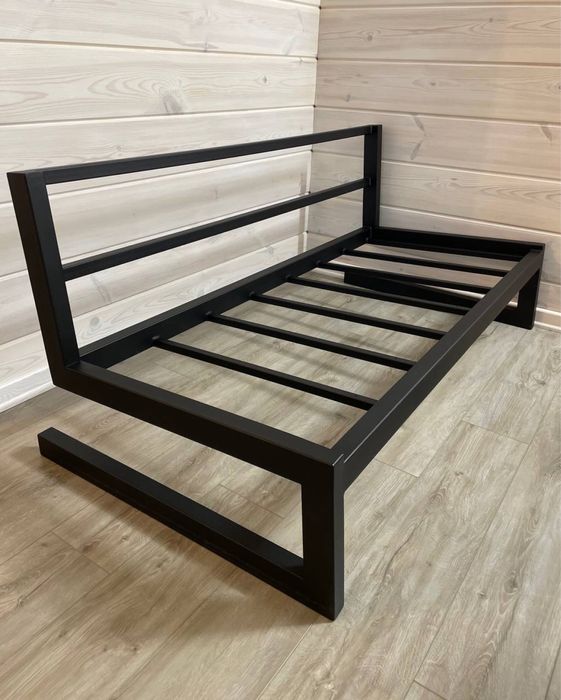 Диван в стиле лофт