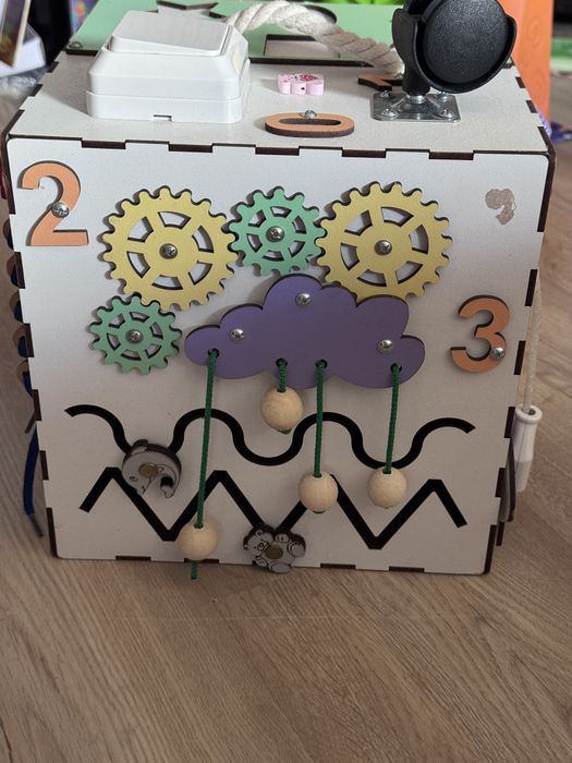 Розвиваючий бізікуб для дітей Busy Cube