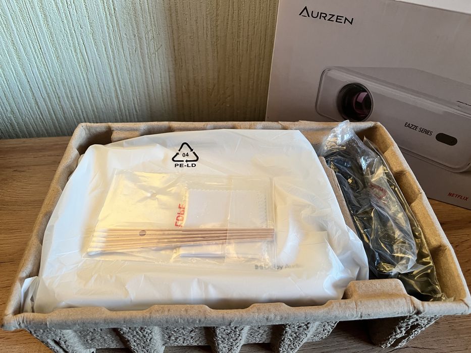 Розумний проектор Aurzen EAZZE D1 Series 1080p DolbyAudio, Android TV, SmartTV