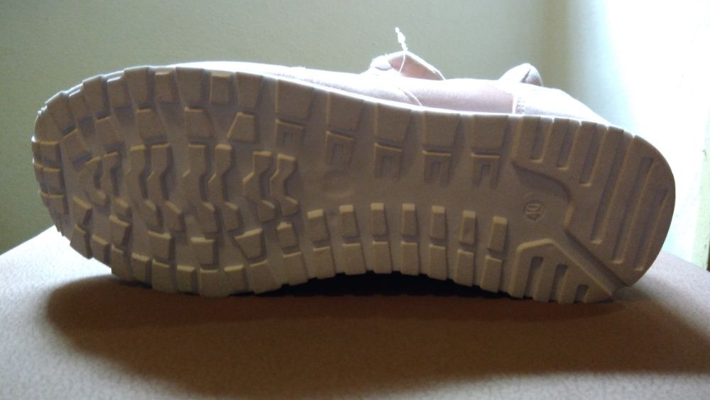 Ténis casual, 39 e 40, senhora, novos.