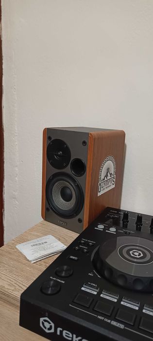Controladora ddj sb3,+mala e colunas edifier r1280t