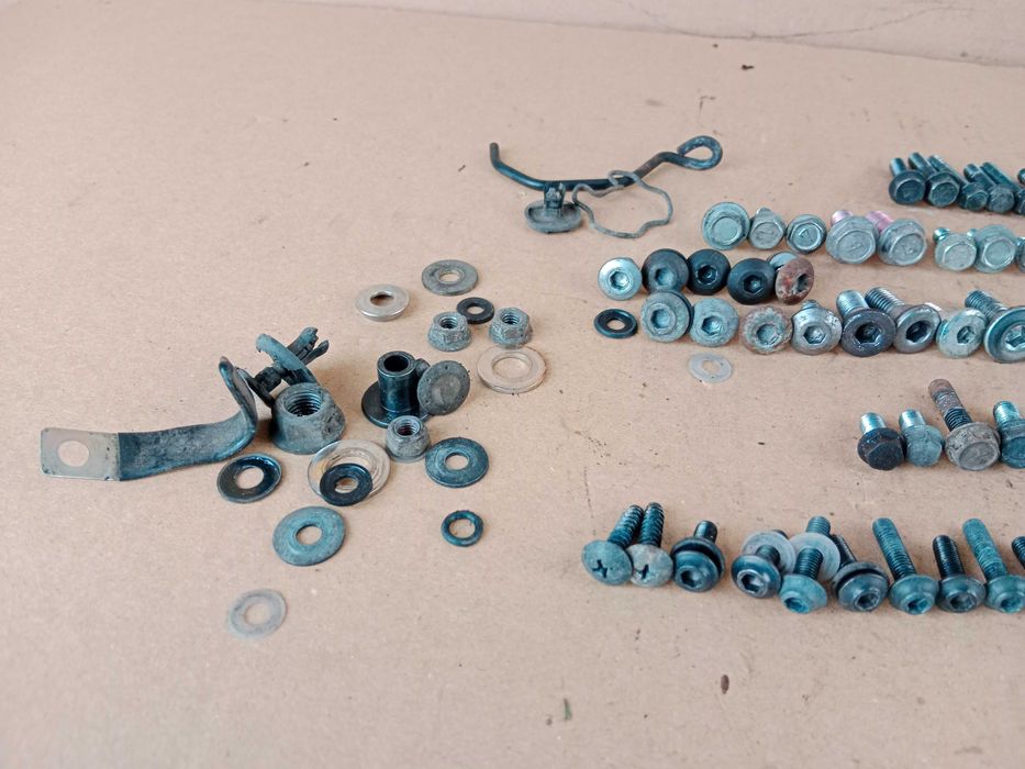 Kawasaki Z1000 SX Śruby Śrubki Owiewek 10-16