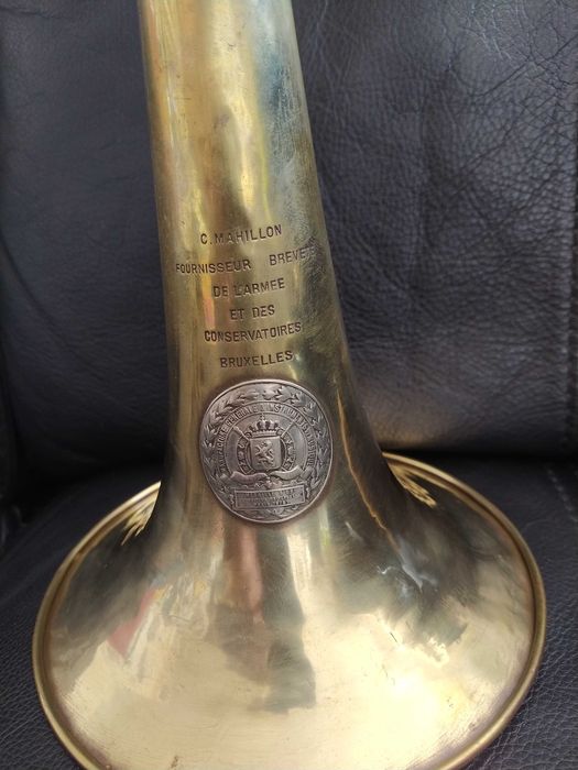 Trombone militar de pistons Mahillon. Ano 1880 a 1910
