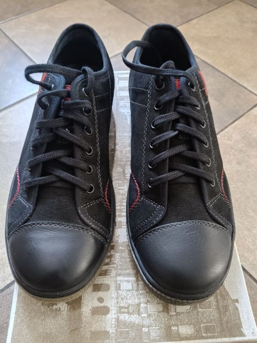 Buty super, czarne, wygodne